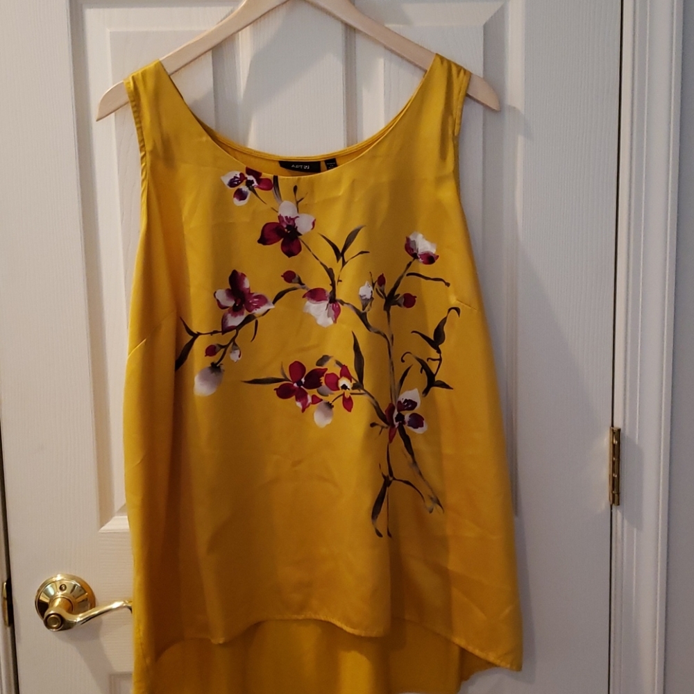 Yellow Floral 🌸🌼 Tank